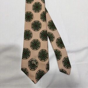 Stylish Beige and Green Patterned Tie